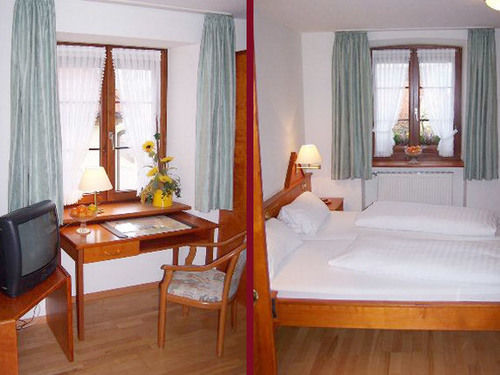 Hotel Loewen Garni Oberrimsingen Exterior foto